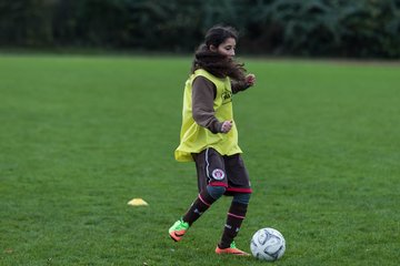 Bild 44 - C-Juniorinnen Halstenbek-Rellingen - St.Pauli : Ergebnis: 0:5